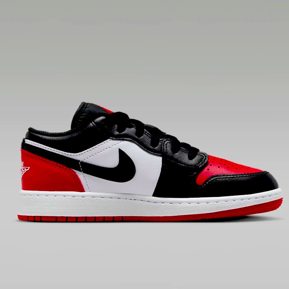 Excellent condition Air Jordan 1 Low Big Kids Size 6.5